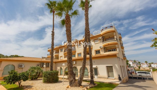 WOHNUNG - Wiederverkauf - ORIHUELA COSTA -
                VILLAMARTÍN
