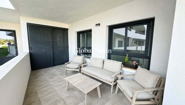 WOHNUNG - Wiederverkauf - SAN MIGUEL DE SALINAS -
                Urbanizaciones