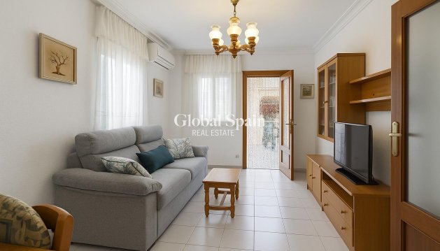 WOHNUNG - Wiederverkauf - TORREVIEJA -
                Acequion
