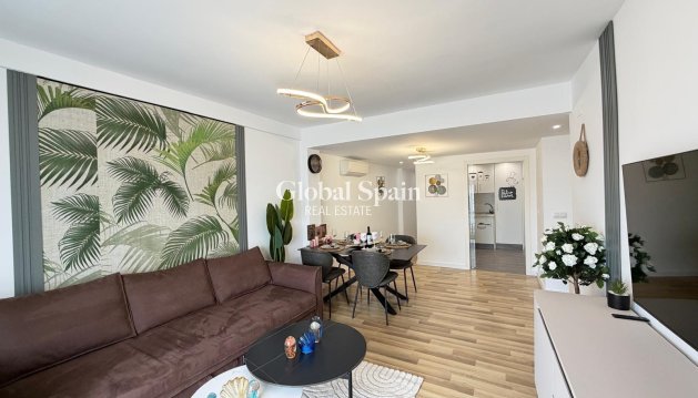 WOHNUNG - Wiederverkauf - TORREVIEJA -
                Center