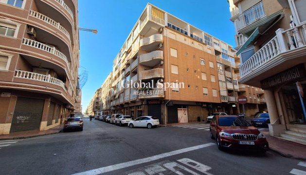 WOHNUNG - Wiederverkauf - TORREVIEJA -
                Center