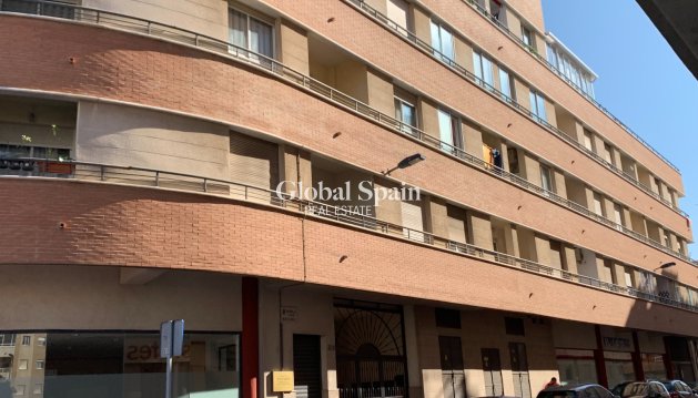 Wohnung - Wiederverkauf - TORREVIEJA -
                Centro