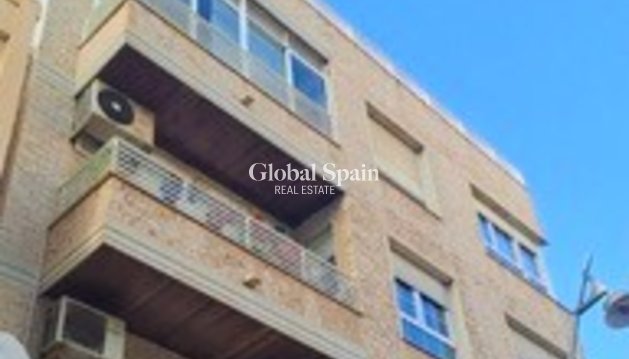 WOHNUNG - Wiederverkauf - TORREVIEJA -
                Costa Blanca