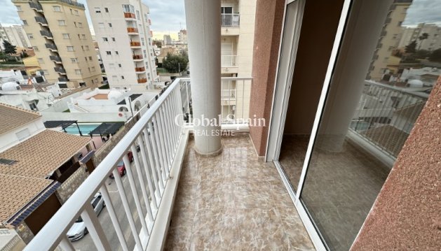 WOHNUNG - Wiederverkauf - TORREVIEJA -
                Costa Blanca