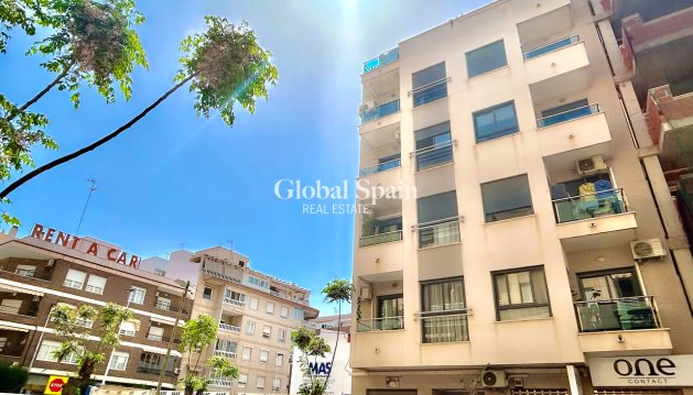 WOHNUNG - Wiederverkauf - TORREVIEJA -
                Costa Blanca