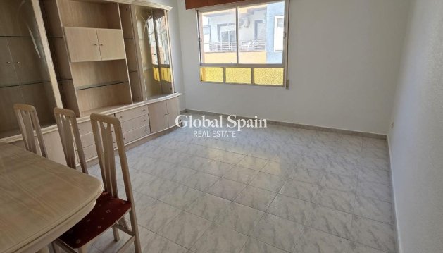 WOHNUNG - Wiederverkauf - TORREVIEJA -
                Las Piscinas Naturales