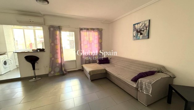 WOHNUNG - Wiederverkauf - TORREVIEJA -
                Las Piscinas Naturales