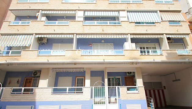 WOHNUNG - Wiederverkauf - TORREVIEJA -
                Las Piscinas Naturales