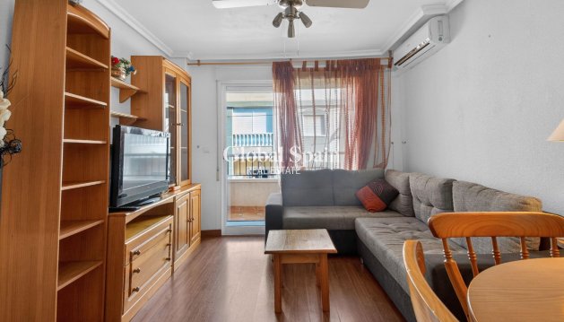 WOHNUNG - Wiederverkauf - TORREVIEJA -
                Parque de las Naciones