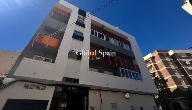 WOHNUNG - Wiederverkauf - TORREVIEJA -
                Parque de las Naciones