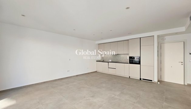 WOHNUNG - Wiederverkauf - TORREVIEJA -
                Paseo maritimo