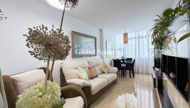WOHNUNG - Wiederverkauf - TORREVIEJA -
                Paseo maritimo