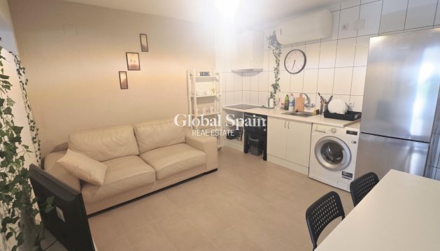 WOHNUNG - Wiederverkauf - TORREVIEJA -
                Playa del Cura