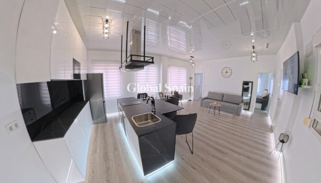 WOHNUNG - Wiederverkauf - TORREVIEJA -
                Playa del Cura
