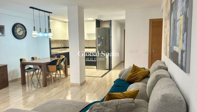 WOHNUNG - Wiederverkauf - TORREVIEJA -
                Playa del Cura
