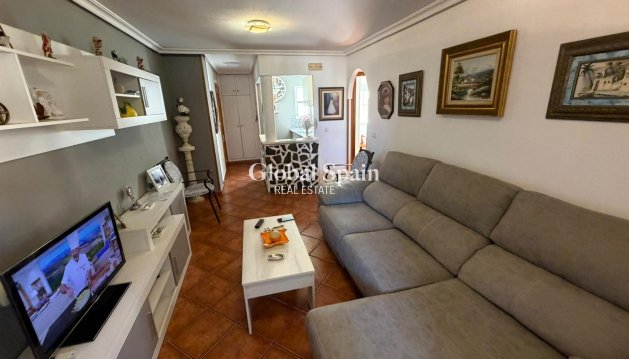 WOHNUNG - Wiederverkauf - TORREVIEJA -
                Playa del Cura