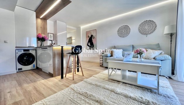 WOHNUNG - Wiederverkauf - TORREVIEJA -
                Punta prima