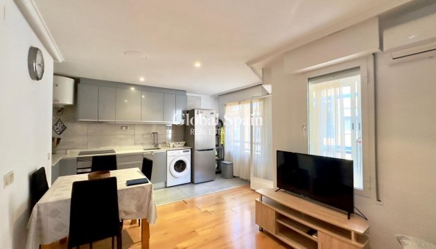 WOHNUNG - Wiederverkauf - TORREVIEJA -
                Torrevieja