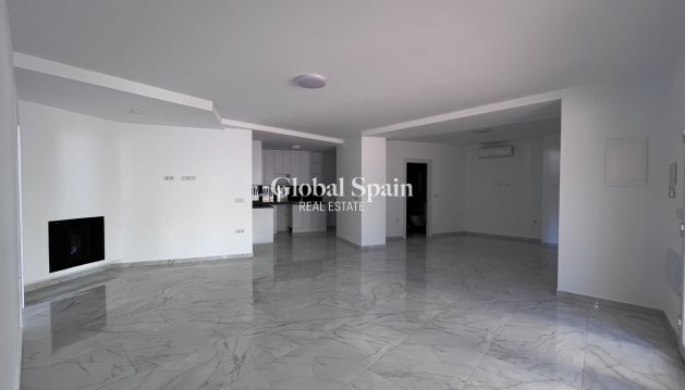 WOHNUNG - Wiederverkauf - TORREVIEJA -
                Torrevieja