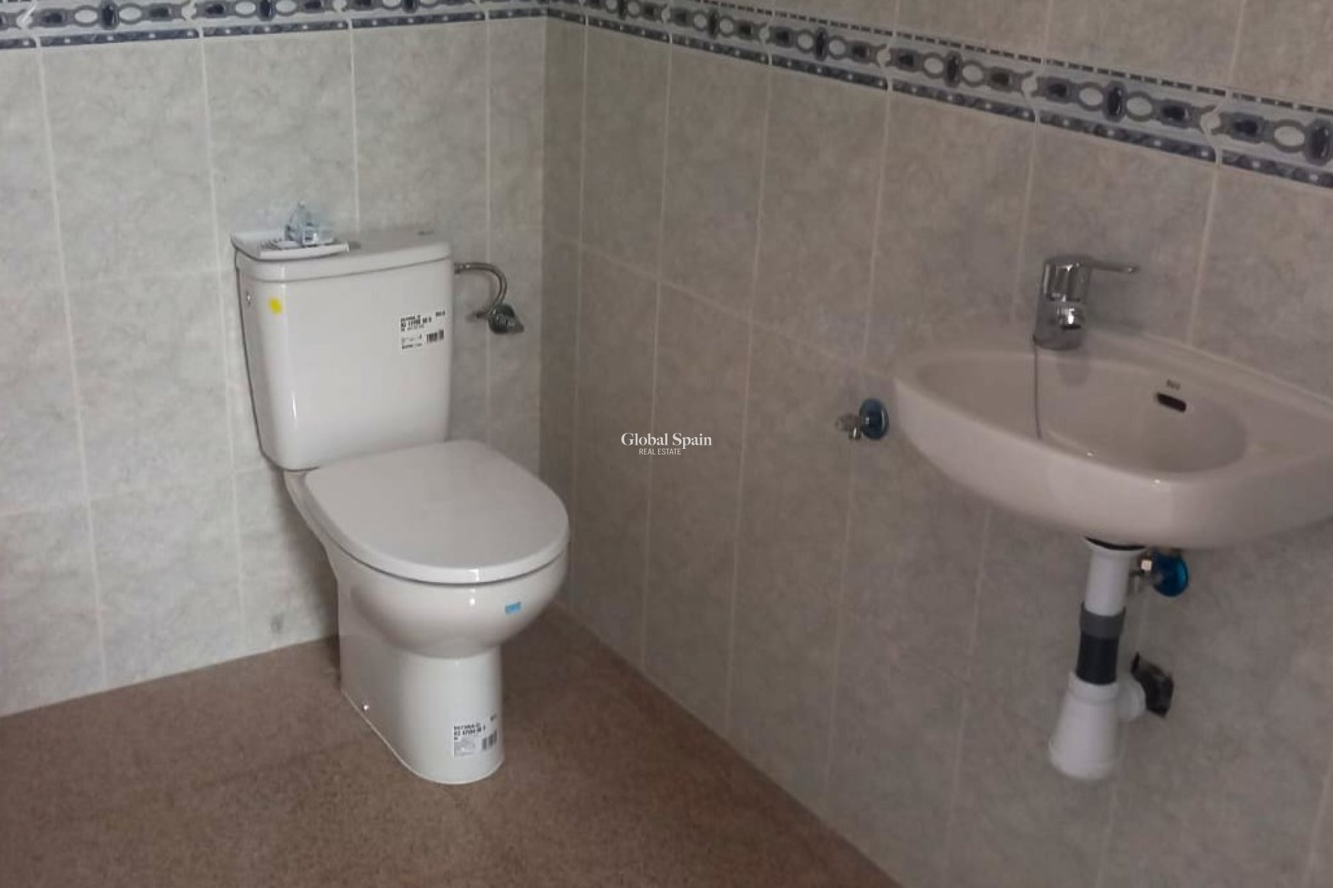 Wynajem długoterminowy - Lokalny -
CALLOSA D'EN SARRIÀ - Callosa De Ensarrià