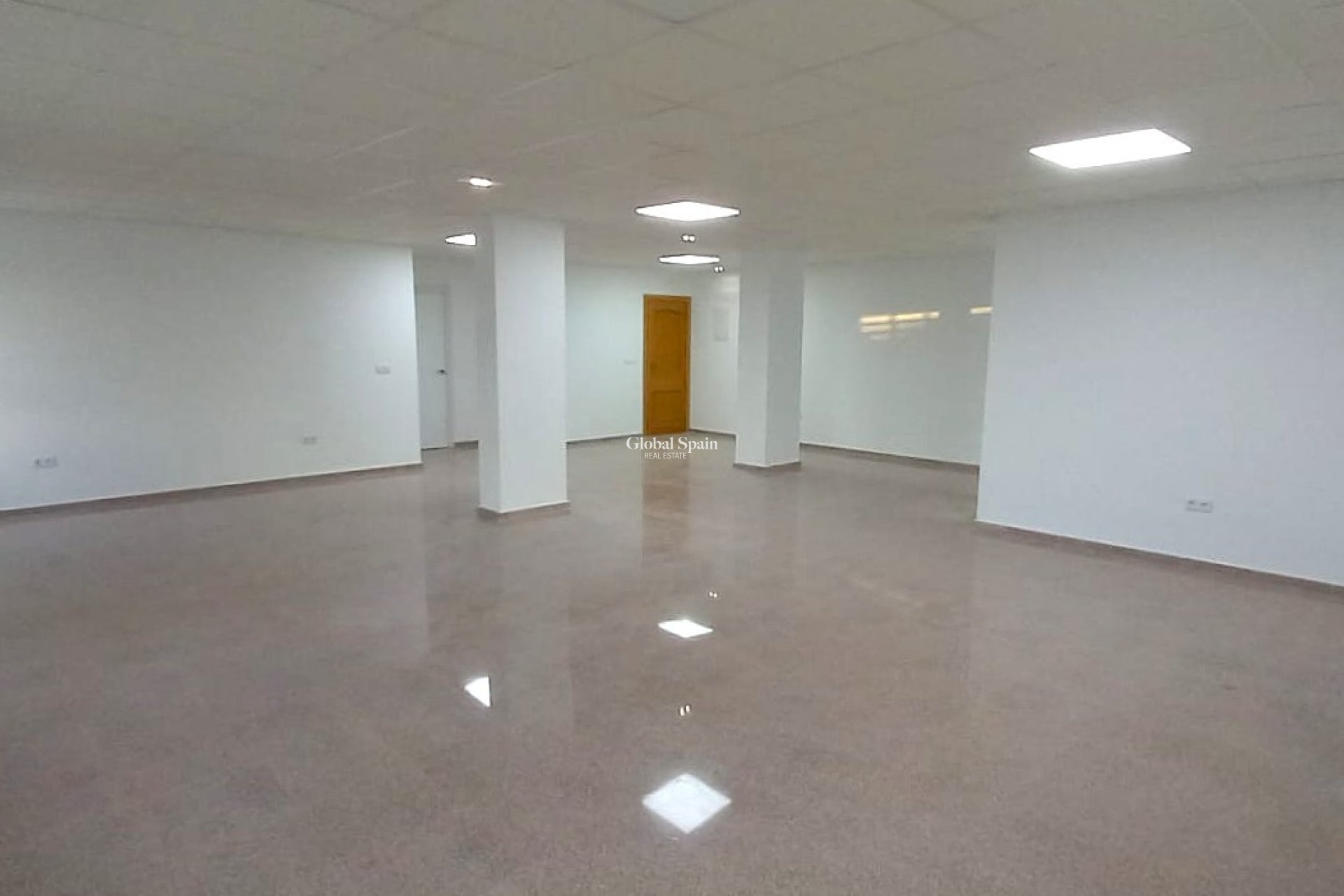 Wynajem długoterminowy - Lokalny -
CALLOSA D'EN SARRIÀ - Callosa De Ensarrià