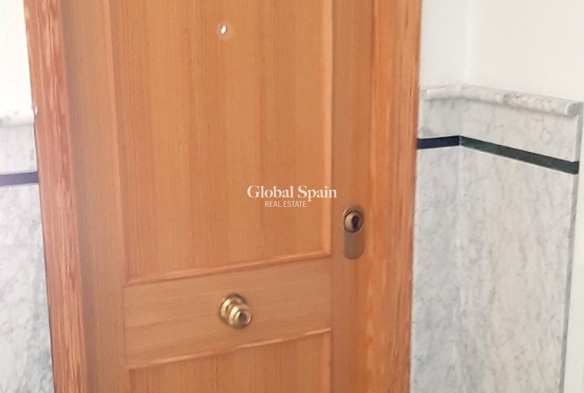 Wynajem długoterminowy - Lokalny -
CALLOSA D'EN SARRIÀ - Callosa De Ensarrià