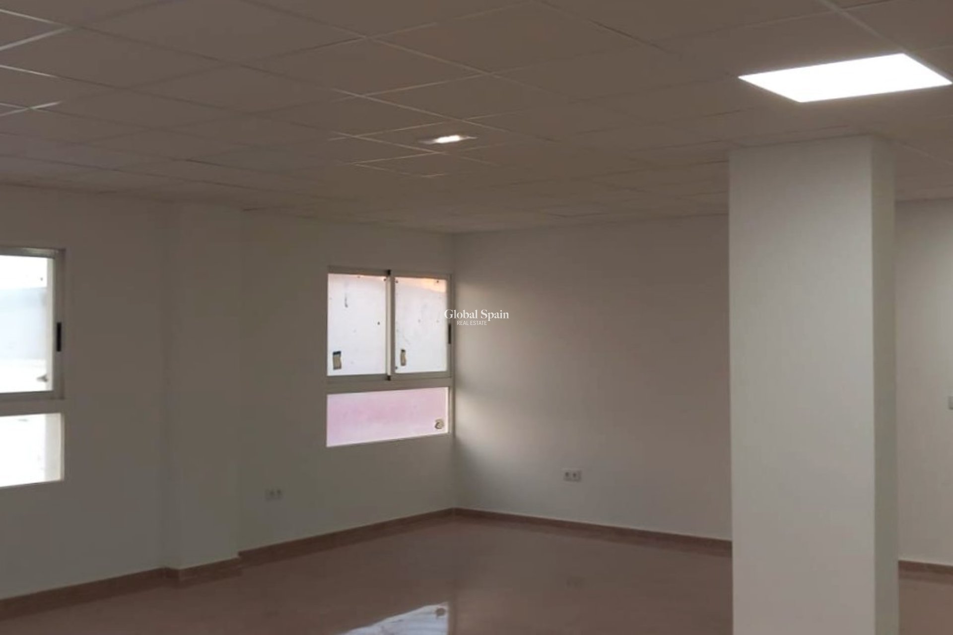 Wynajem długoterminowy - Lokalny -
CALLOSA D'EN SARRIÀ - Callosa De Ensarrià