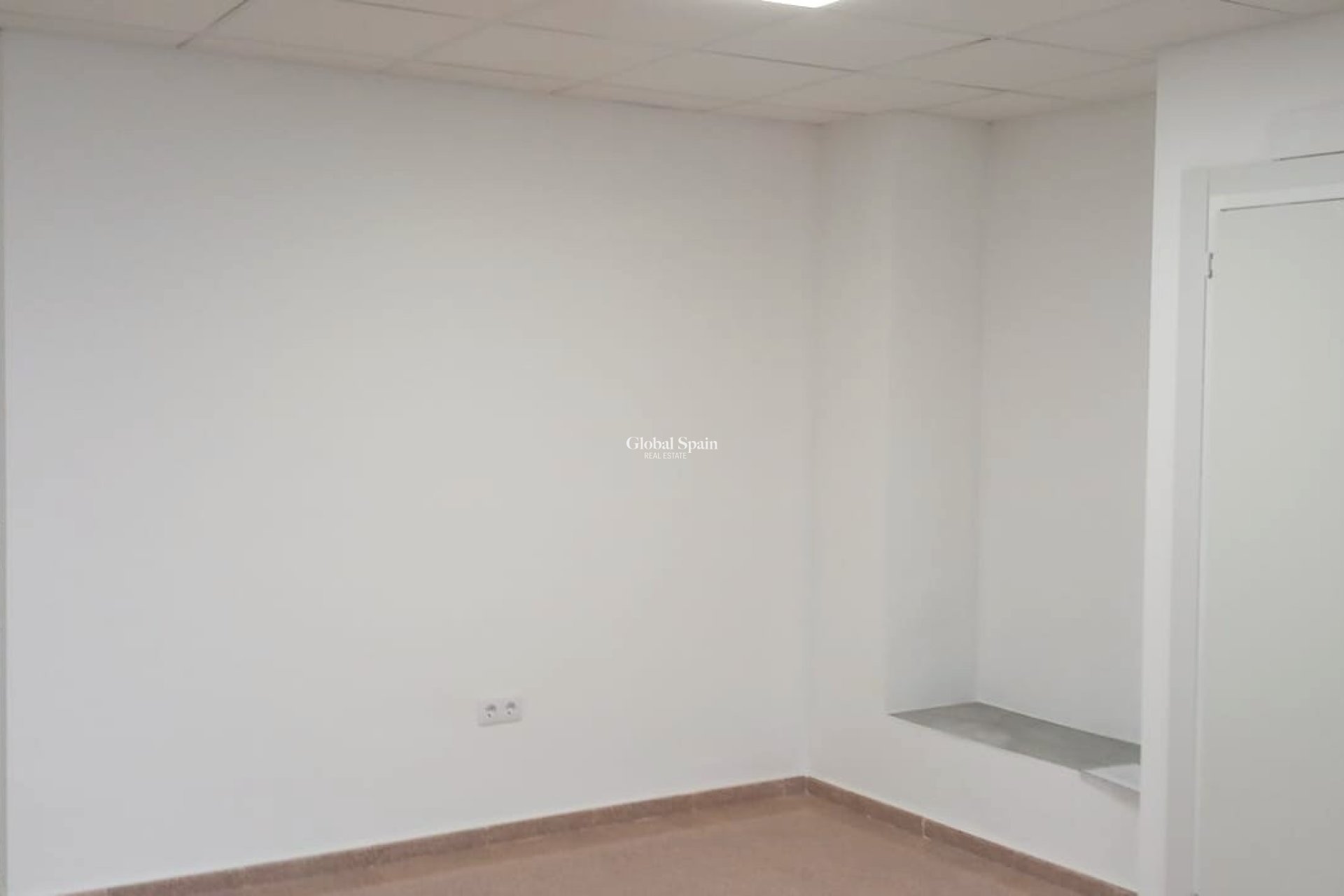 Wynajem długoterminowy - Lokalny -
CALLOSA D'EN SARRIÀ - Callosa De Ensarrià