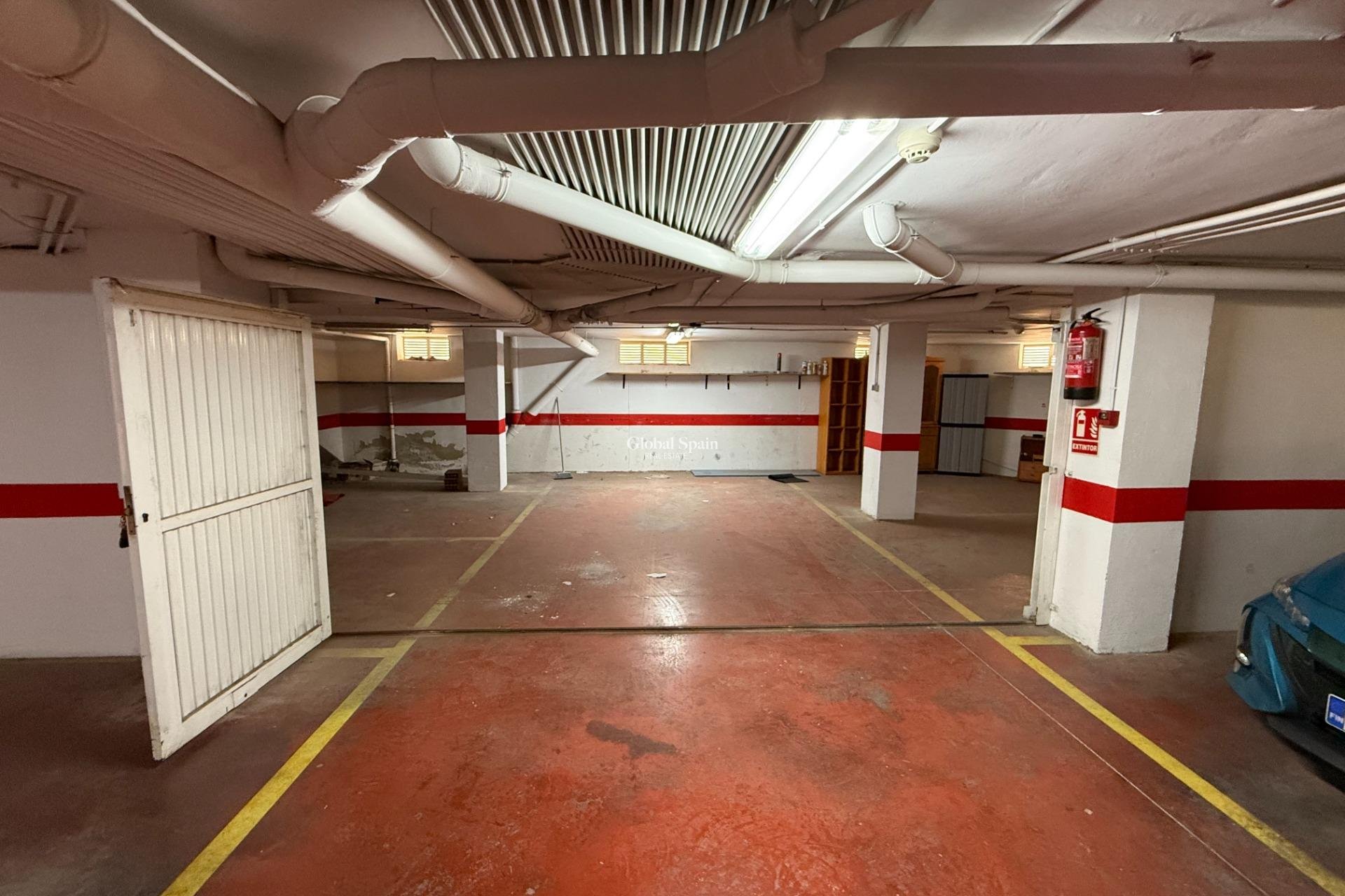 Wynajem długoterminowy - MIEJSCA PARKINGOWE / GARAZ -
TORREVIEJA - Centro