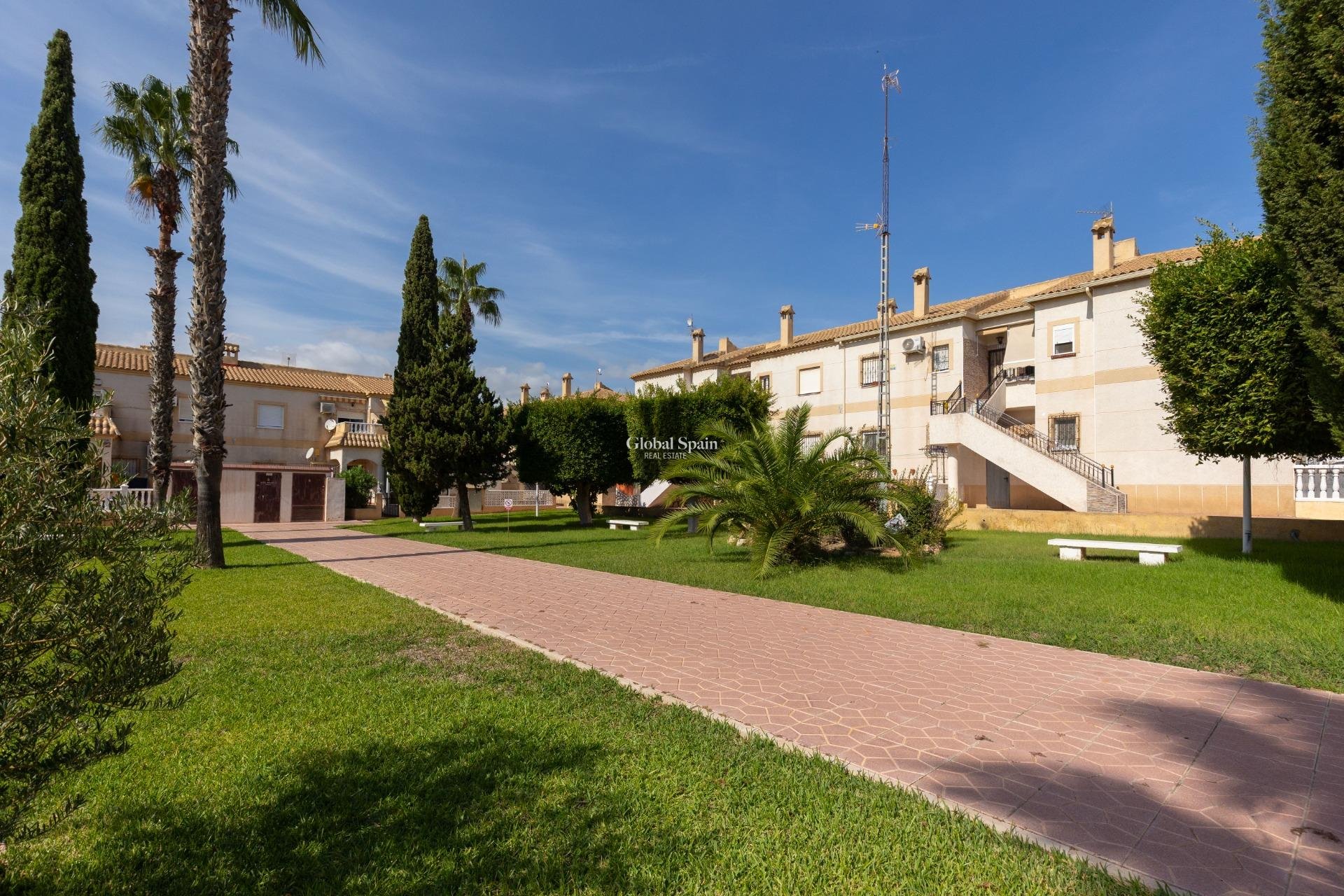 Wynajem długoterminowy - MIESZKANIE -
TORREVIEJA - Zona los Frutales