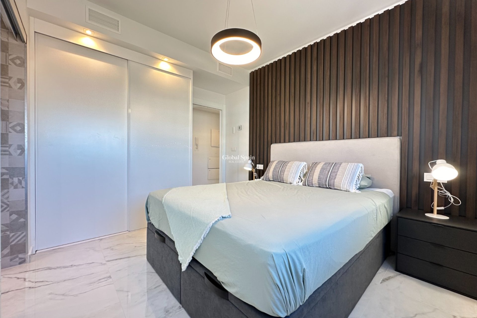 Wynajem długoterminowy - PENTHOUSE -
ORIHUELA COSTA - 