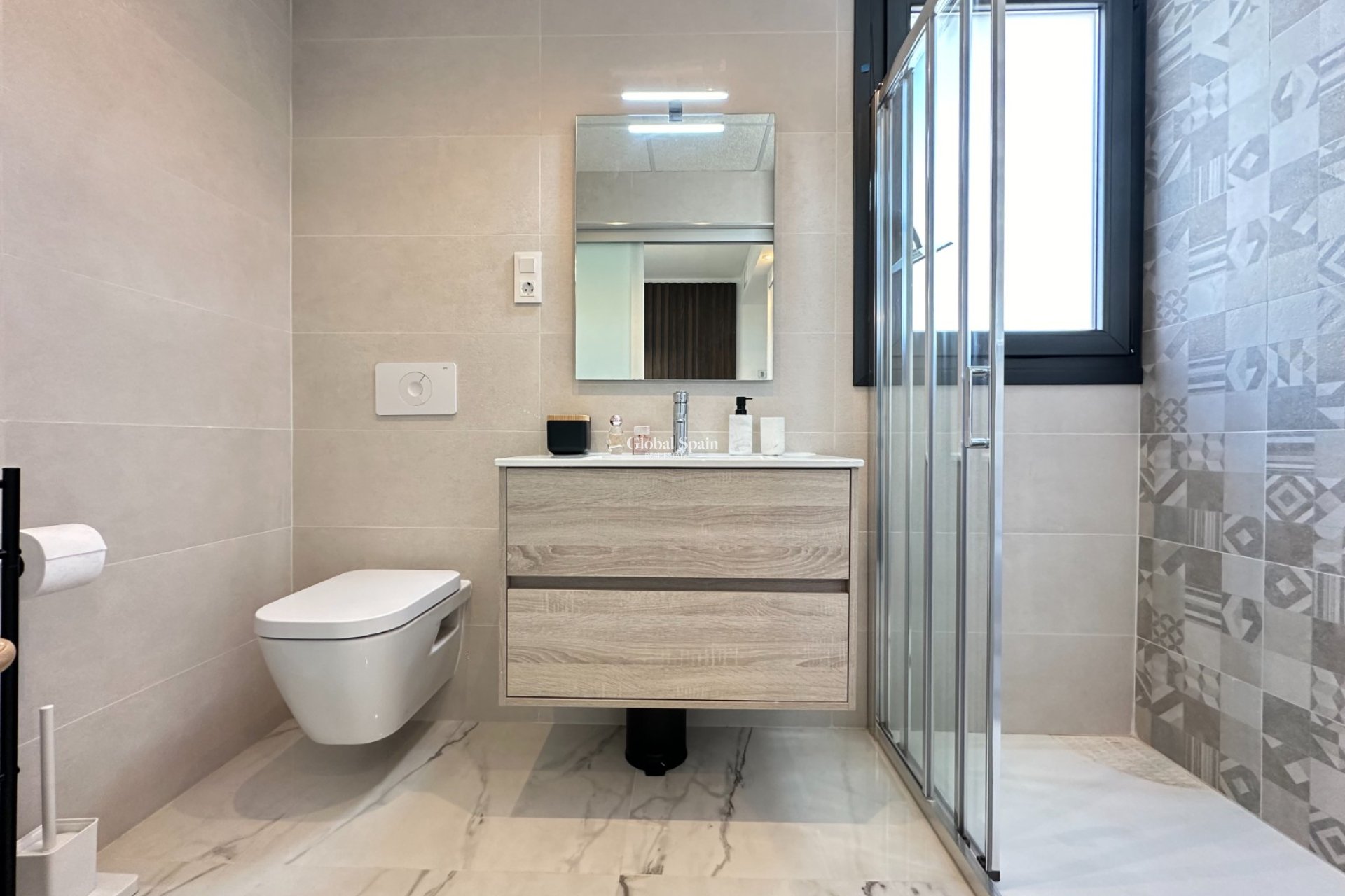 Wynajem długoterminowy - PENTHOUSE -
ORIHUELA COSTA - 