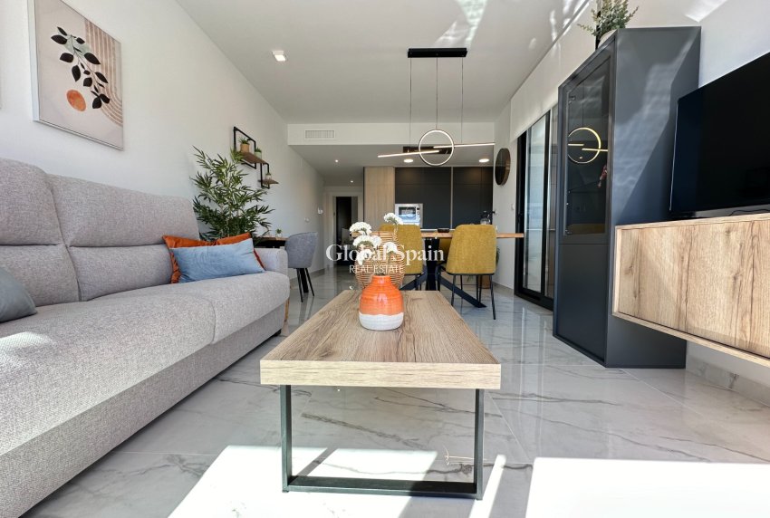 Wynajem długoterminowy - PENTHOUSE -
ORIHUELA COSTA - 