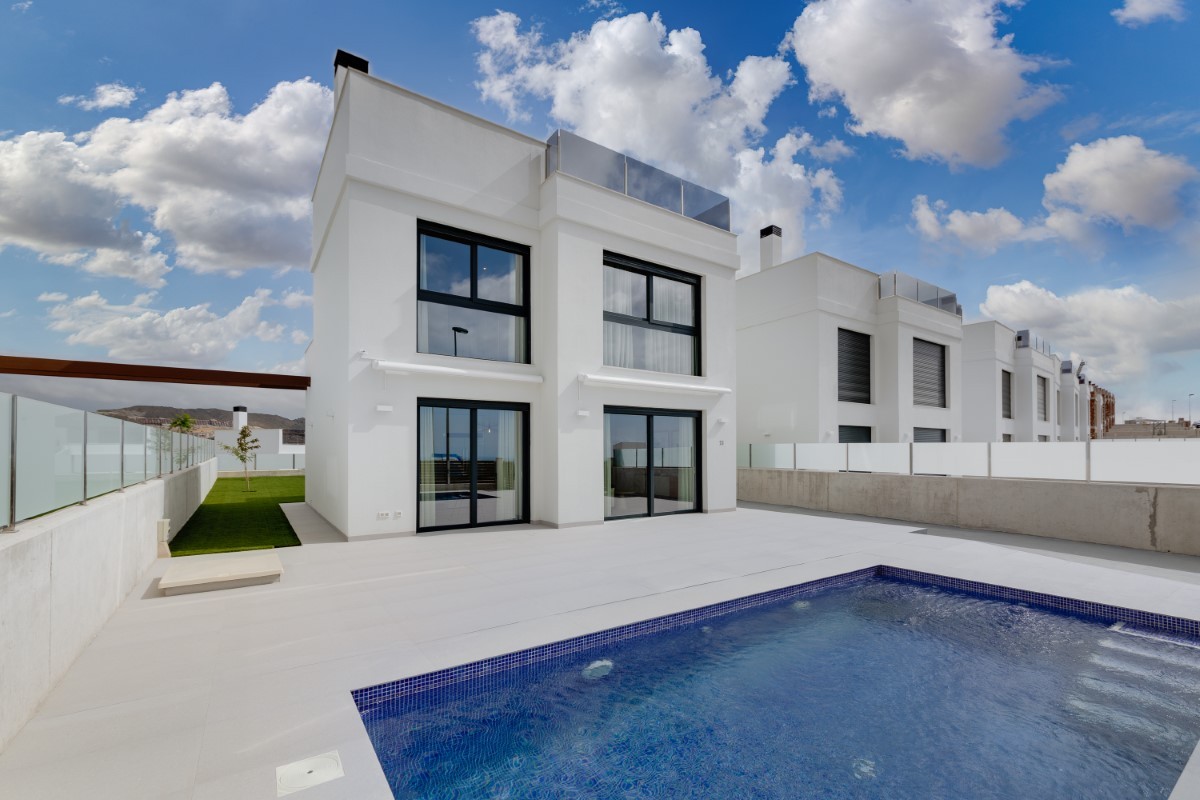 VILLA DE 3 DORMITORIOS CON VISTAS AL MAR, COSTA BLANCA