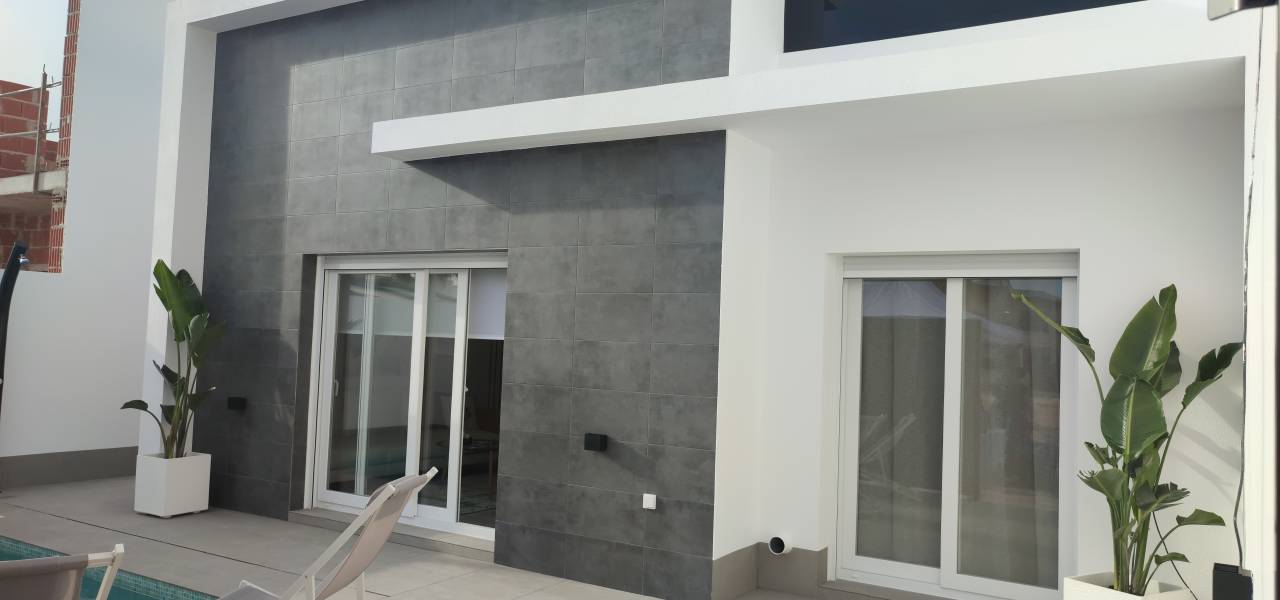 WILLA Z 3 SYPIALNIAMI Z BASENEM, COSTA CÁLIDA