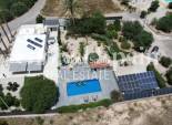 Resale - VILLA -
CREVILLENTE