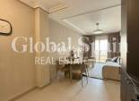 Wiederverkauf - WOHNUNG -
TORREVIEJA - Playa del Cura