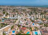Venta - VILLA -
ROJALES - Centro de la Ciudad Quesada