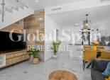 Odsprzedaż - WILLA  -
TORREVIEJA - 