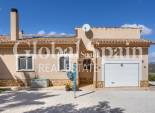 Resale - VILLA -
LA ZARZA - Inland