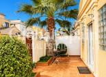Odsprzedaż - WILLA  -
TORREVIEJA - 