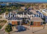Wederverkoop - VILLA -
BENIJÓFAR - Residencial Benimar
