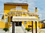 Wiederverkauf - VILLA -
ORIHUELA - Urb. Montepinar