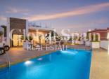 Revente - VILLA -
ORIHUELA COSTA - VILLAMARTÍN
