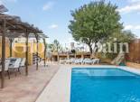 Venta - Chalet independiente -
POLOP - Polop
