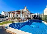 Wederverkoop - VILLA -
LA MATA - Costa Blanca
