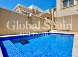 Revente - MAISON -
ORIHUELA COSTA - La Florida
