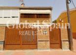 Resale - HOUSE -
TORREVIEJA - Playa De Los Náufragos