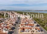 Wederverkoop - Rijtjeshuis / Stadswoning -
TORREVIEJA - La Siesta