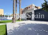 Revente - VILLA -
TORREVIEJA - Punta Prima